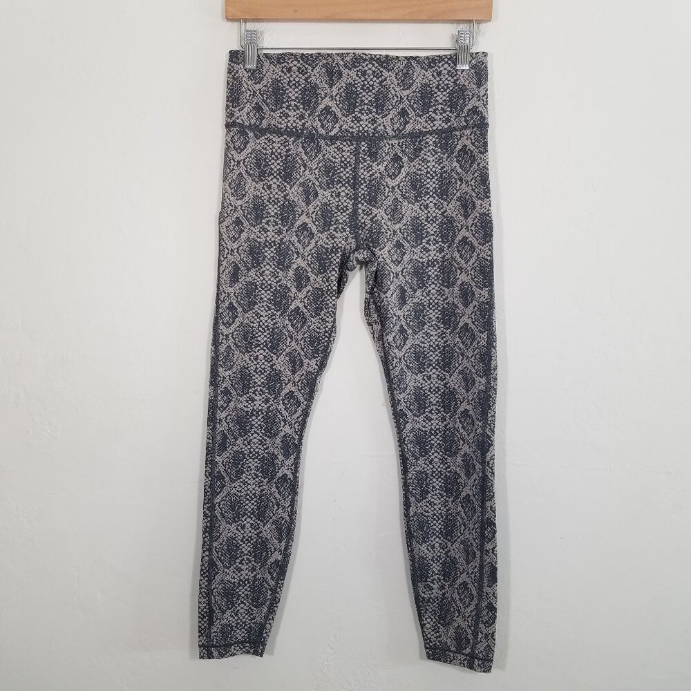 Athleta Ultimate 7/8 Tight Print Legging with‎ Sides Pockets Size S